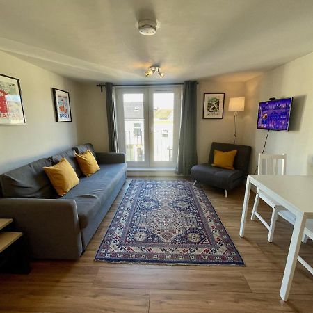 **6 Person City Centre Apartment** คาร์ดิฟฟ์ ภายนอก รูปภาพ