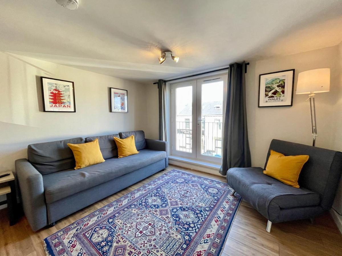 **6 Person City Centre Apartment** คาร์ดิฟฟ์ ภายนอก รูปภาพ