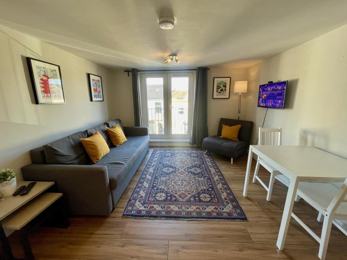 **6 Person City Centre Apartment** คาร์ดิฟฟ์ ภายนอก รูปภาพ